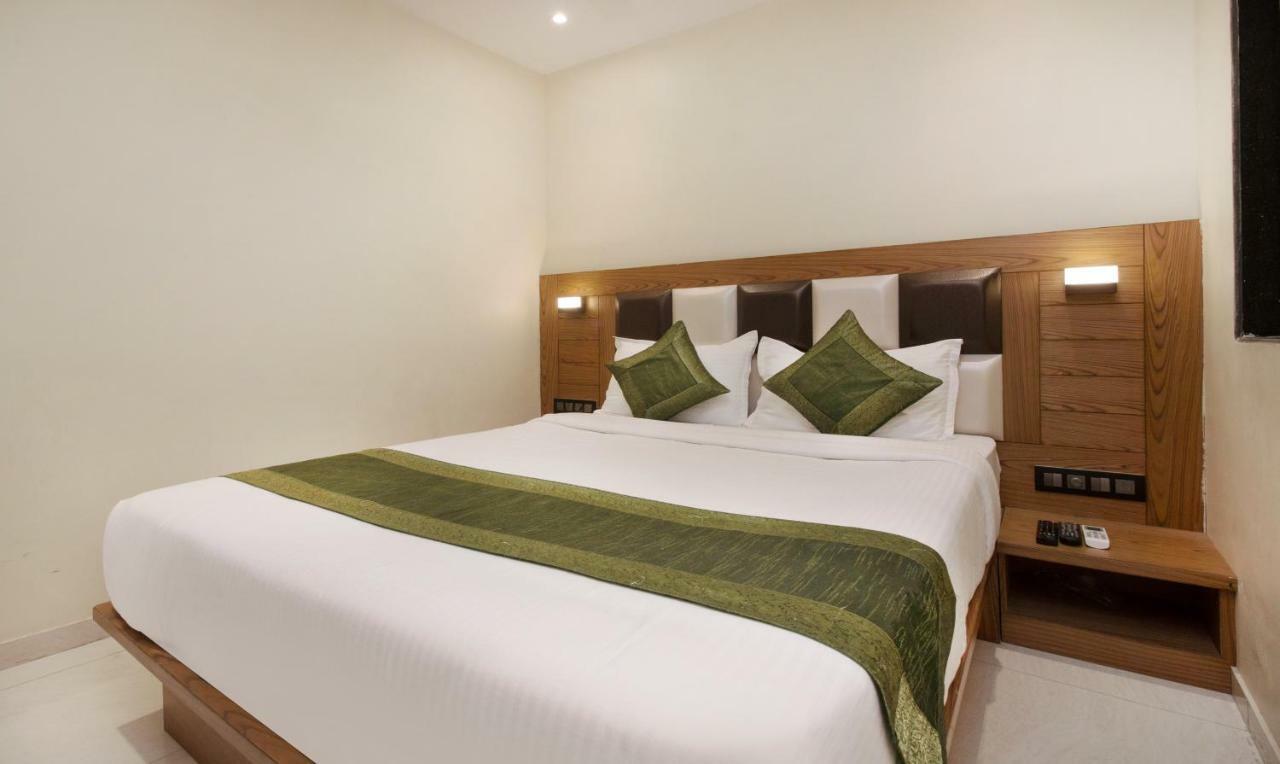 Hotel Residency Park Мумбаи Экстерьер фото