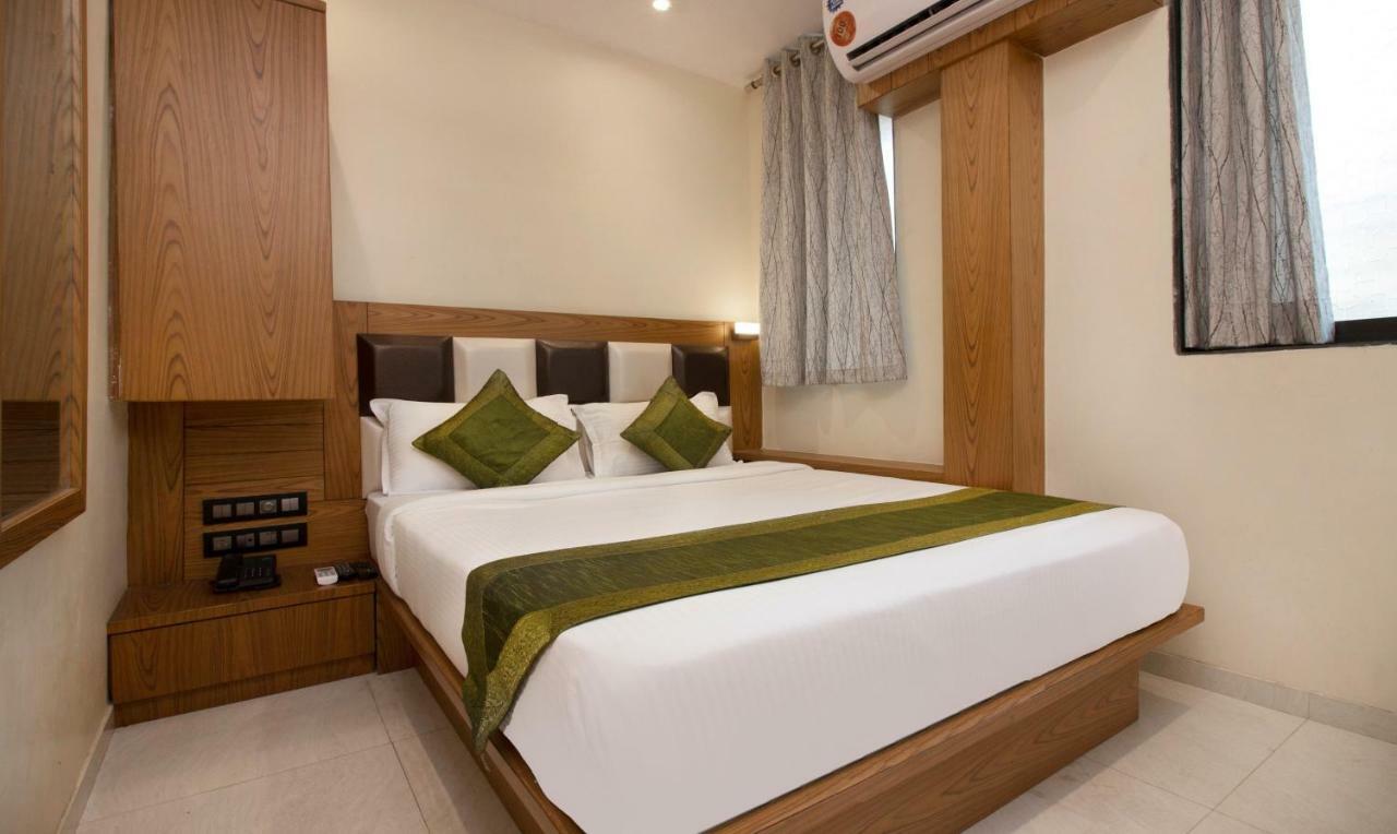 Hotel Residency Park Мумбаи Экстерьер фото